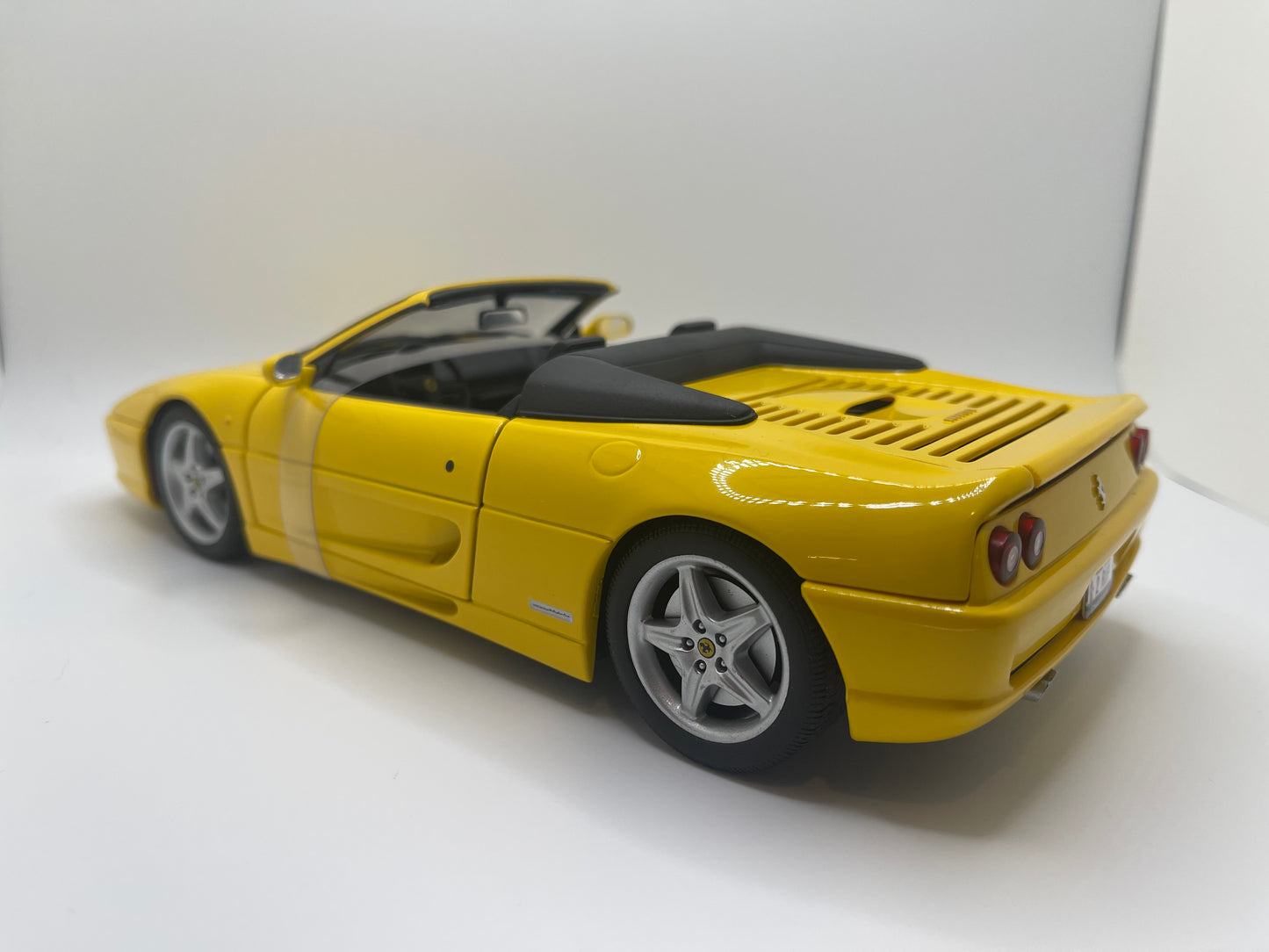 Boiler Room CUSTOM 1/18 Scale Model Ferrari 355