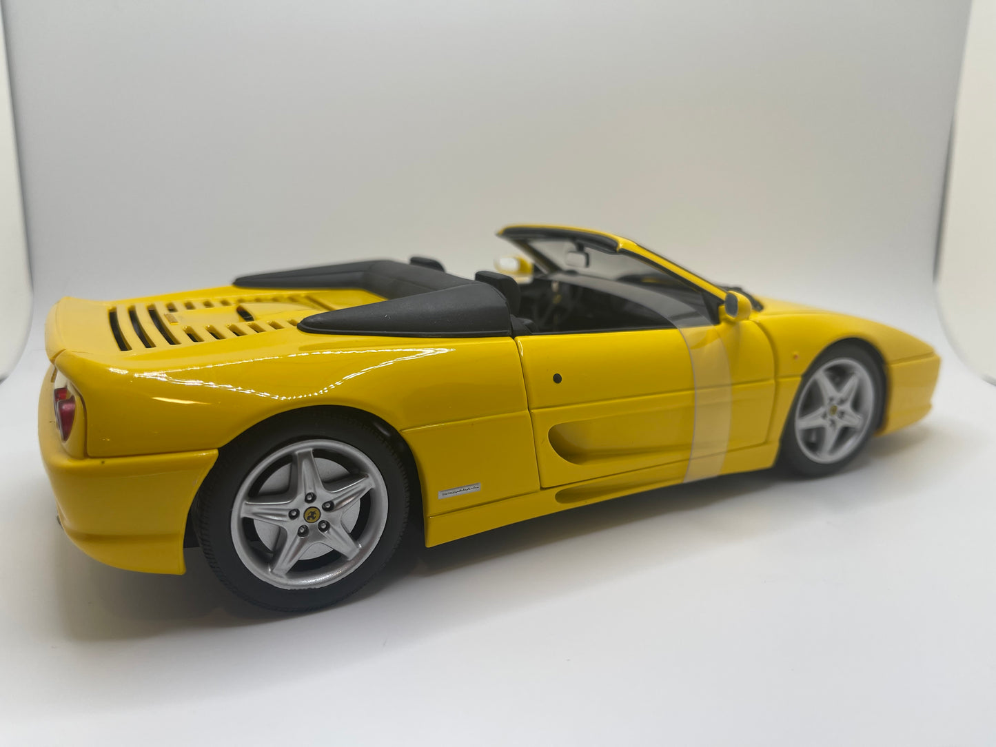 Boiler Room CUSTOM 1/18 Scale Model Ferrari 355