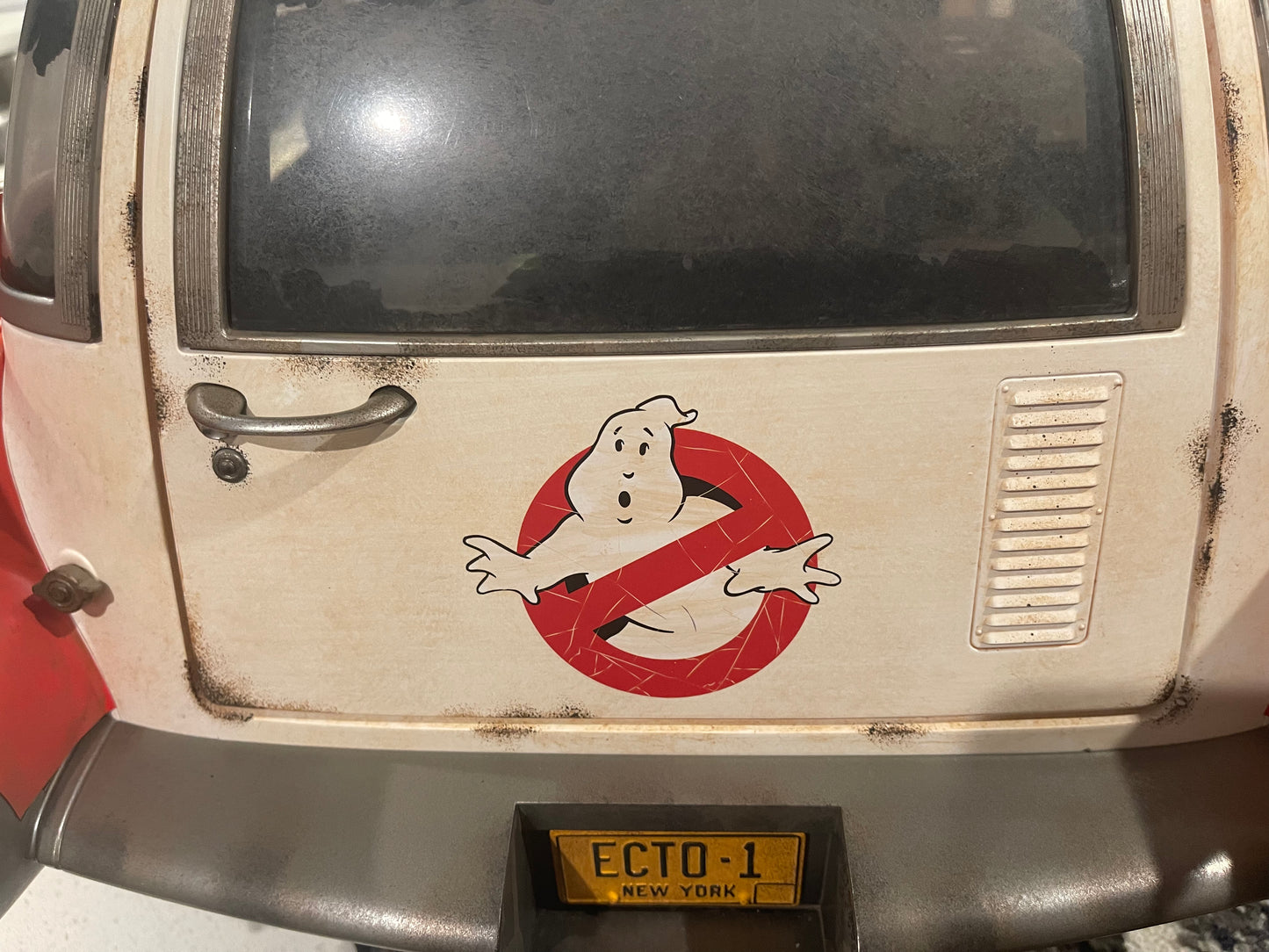 Ghostbusters: Afterlife Ecto-1  1/6 Scale Vehicle