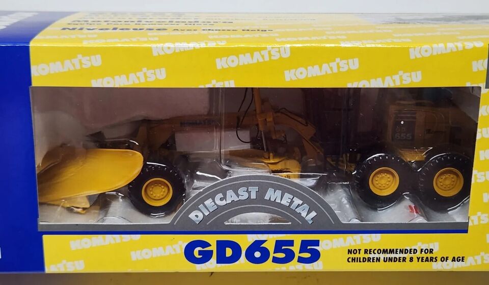 Komatsu GD655 Motor Grader With Snow Equipment By 1st / First Gear 1/50 Scale