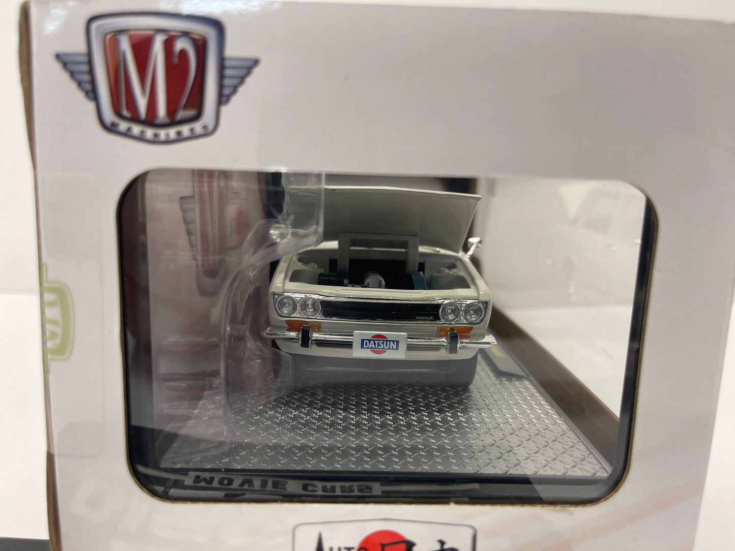 M2 Machines 1970 DATSUN 510 ☀ off-white ☀ AUTO-JAPAN ☀JPN02 18-19 ☀1:24 SCALE