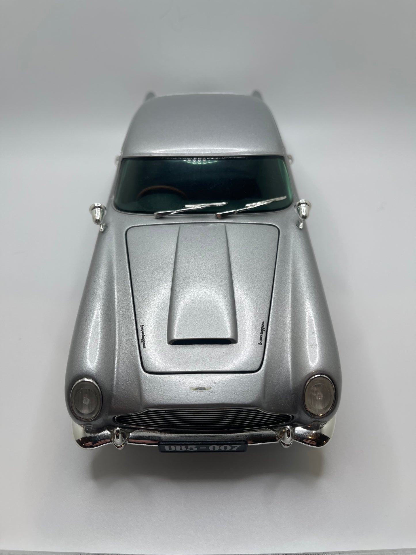 Chrono 1:18 1963 Aston Martin DB5 007