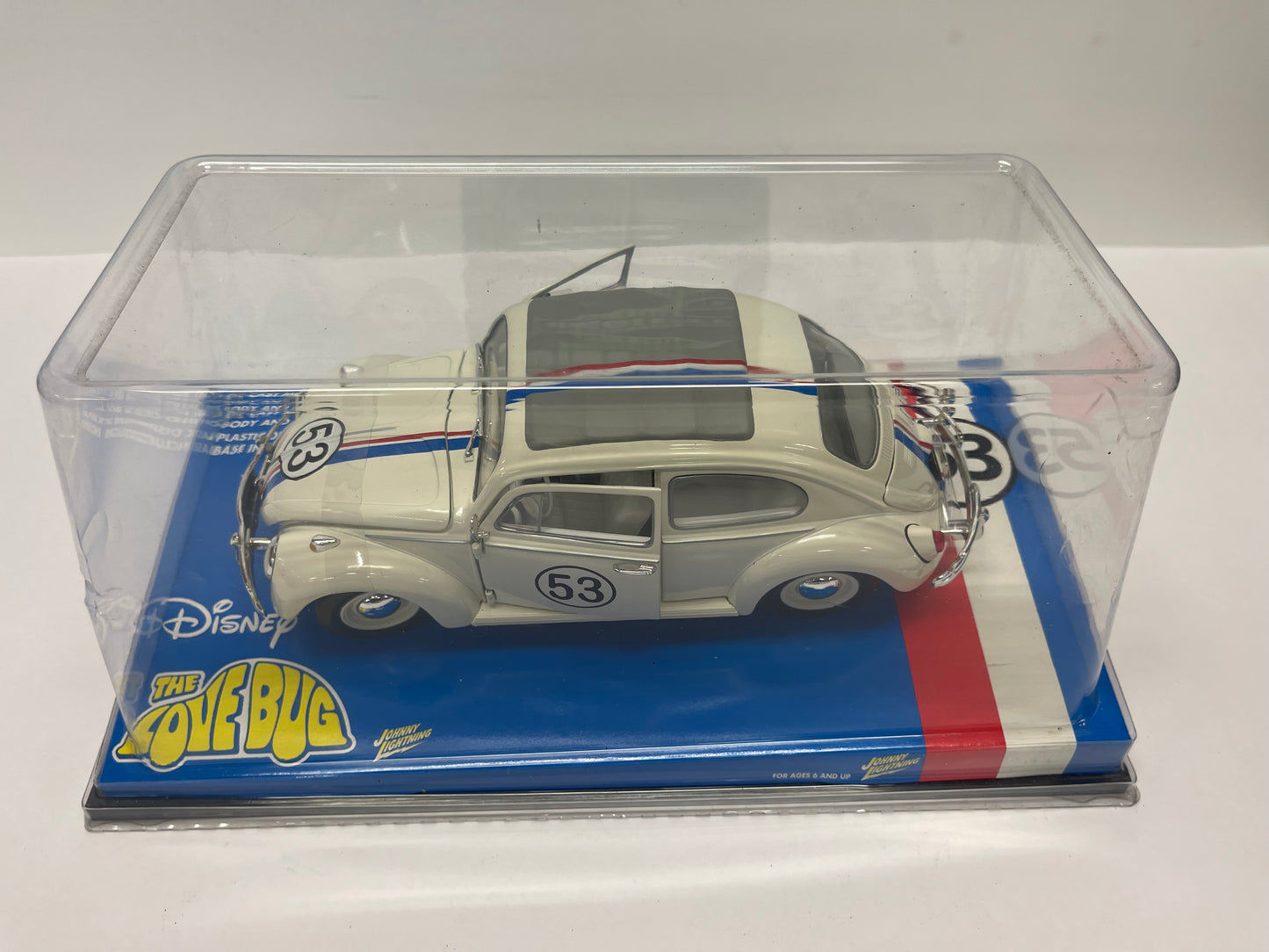 1/18 HERBIE "The Love Bug" by: Johnny Lightning !