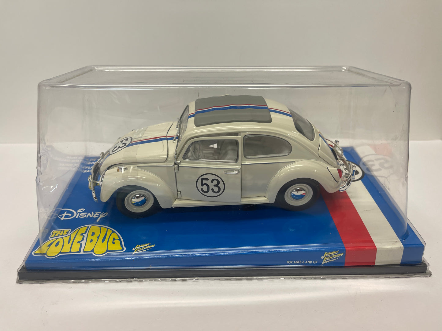 1/18 HERBIE "The Love Bug" by: Johnny Lightning !