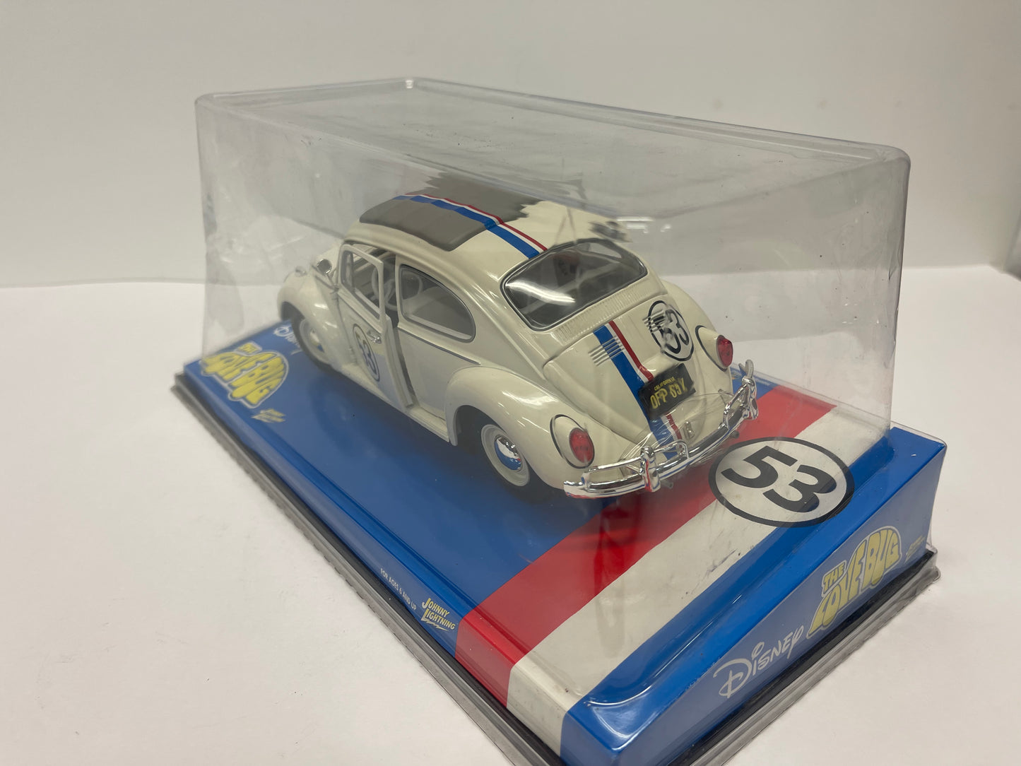 1/18 HERBIE "The Love Bug" by: Johnny Lightning !