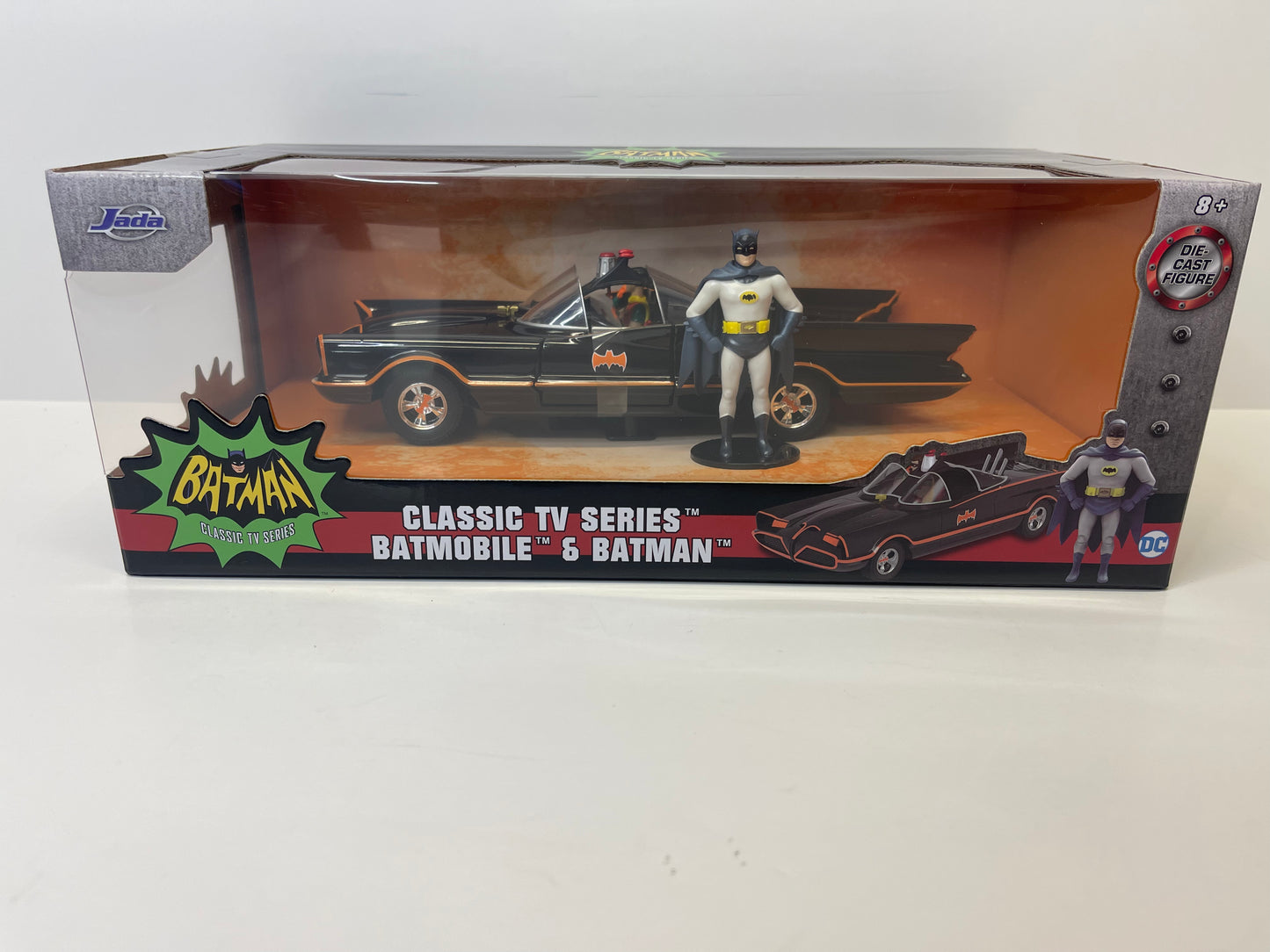 BATMOBILE & Batman 4pc set! 1:24 Scale Model Diecast Car