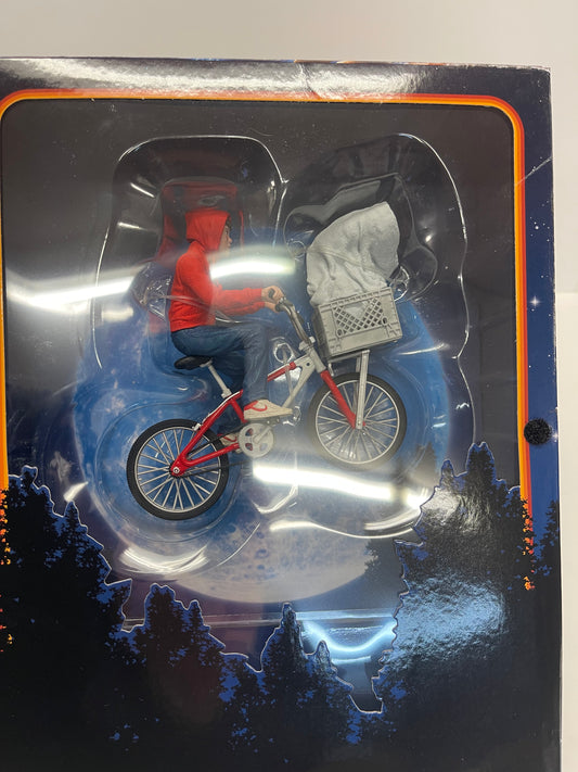 NECA E.T The Extra-Terrestrial 40th Anniversary Elliott & E.T. on Bicycle Figure