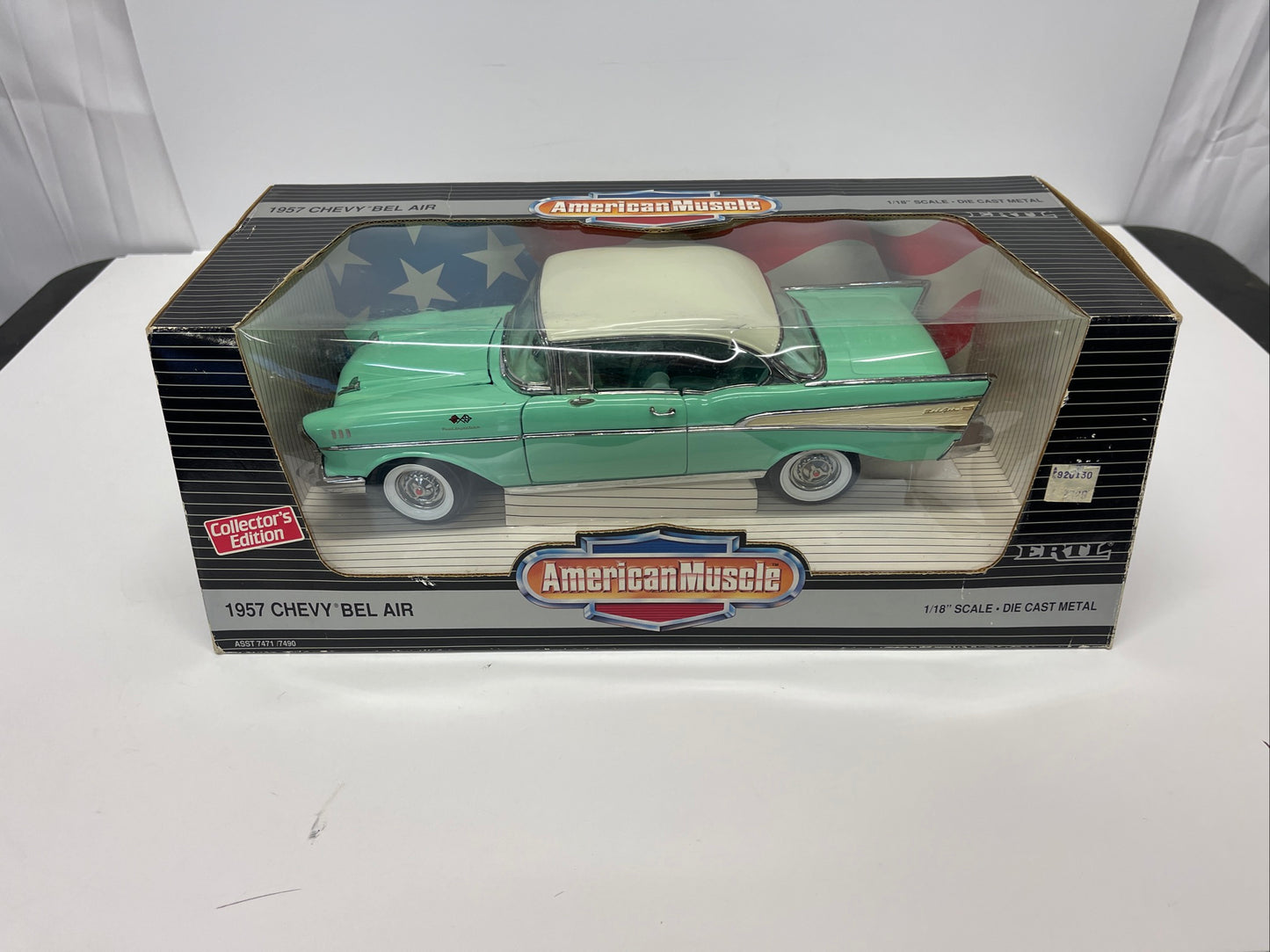 1:18 1957 Chevy BEL AIR by: Ertl