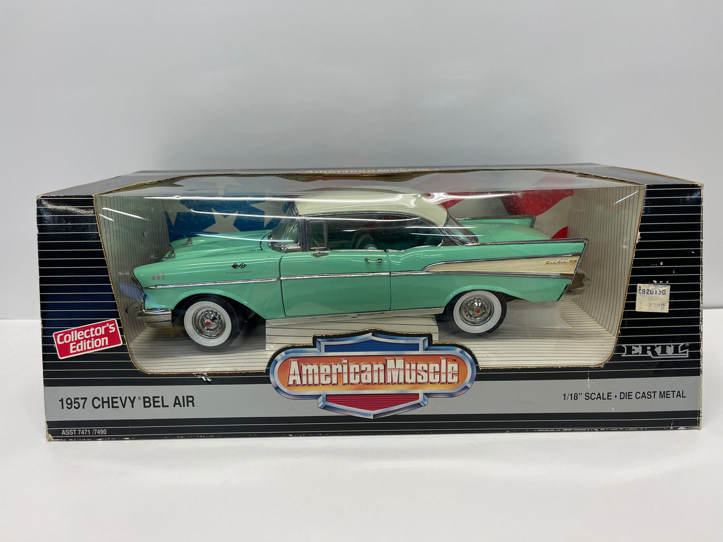 1:18 1957 Chevy BEL AIR by: Ertl