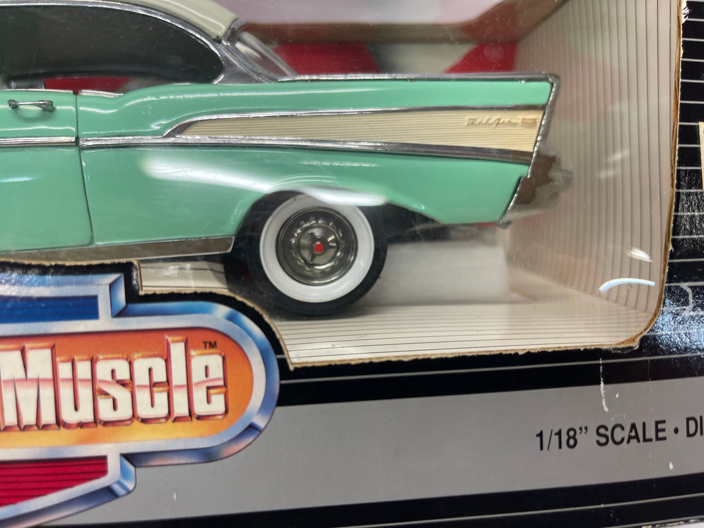 1:18 1957 Chevy BEL AIR by: Ertl