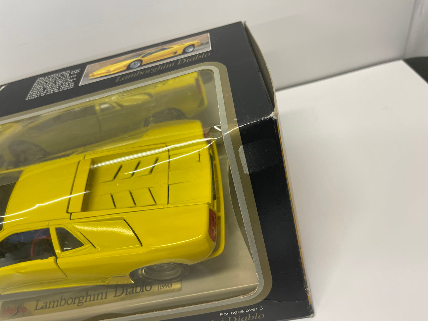 1:18 LAMBORGHINI DIABLO by: Intex