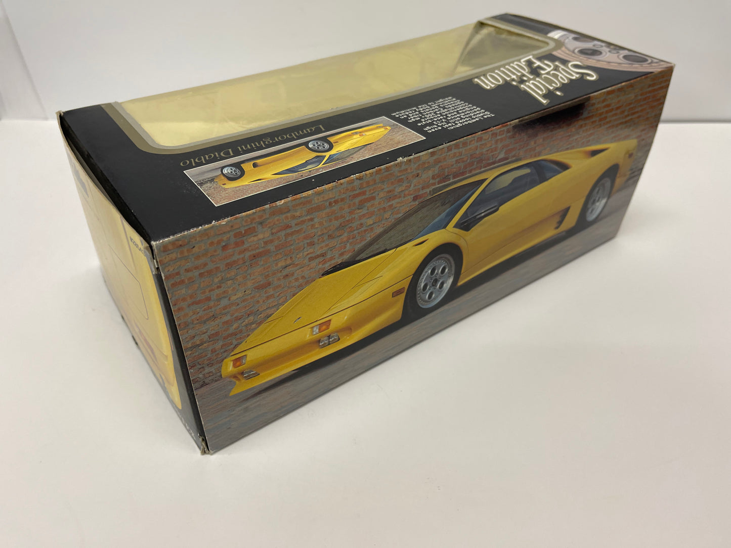 1:18 LAMBORGHINI DIABLO by: Intex