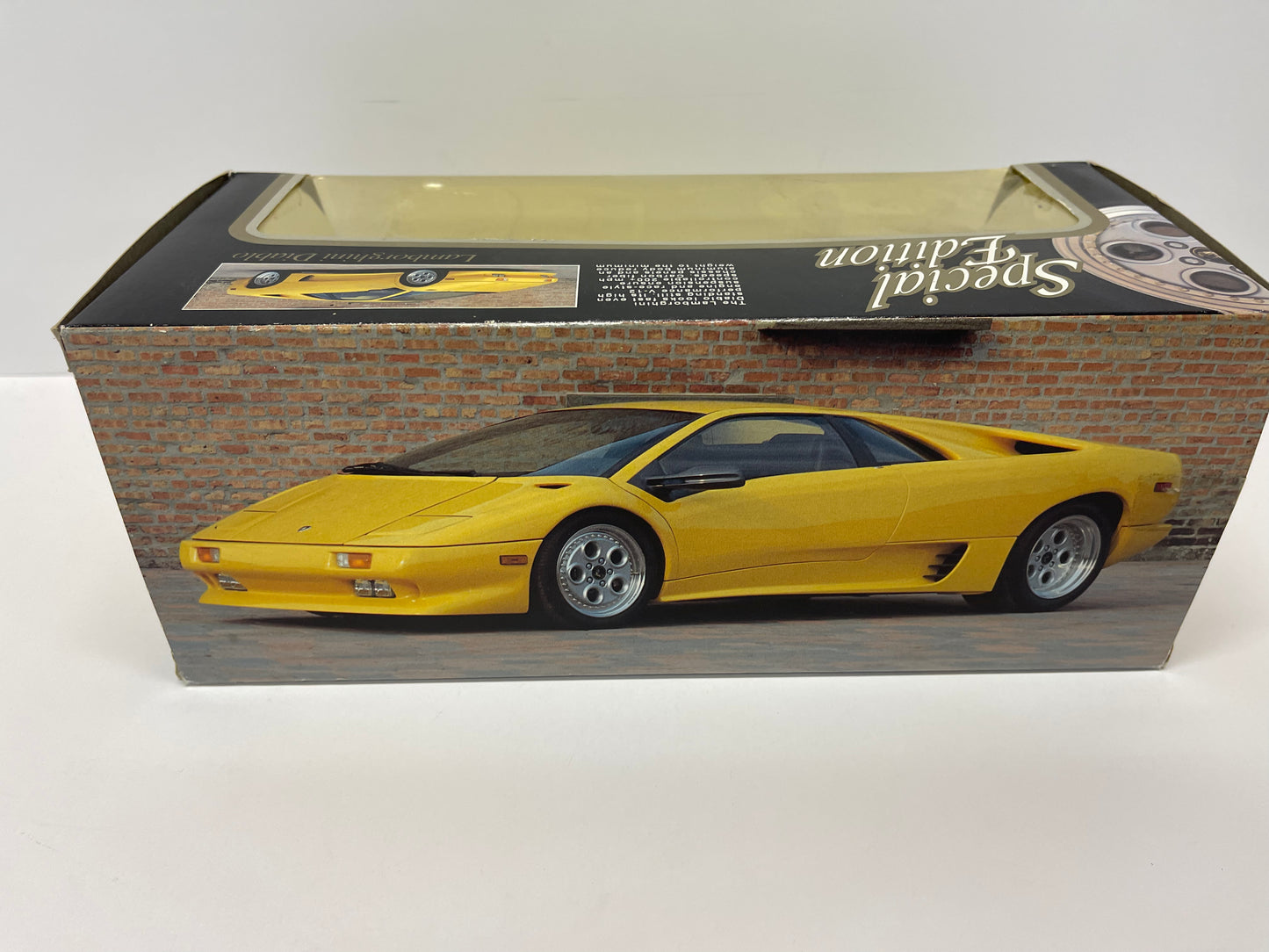 1:18 LAMBORGHINI DIABLO by: Intex