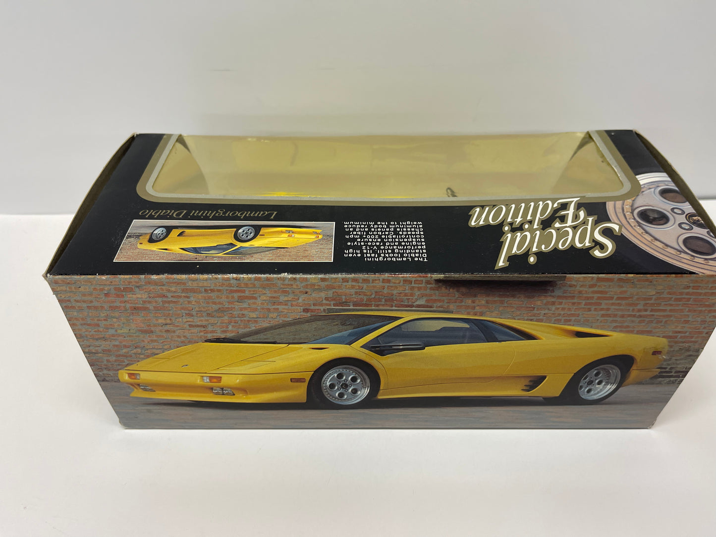 1:18 LAMBORGHINI DIABLO by: Intex