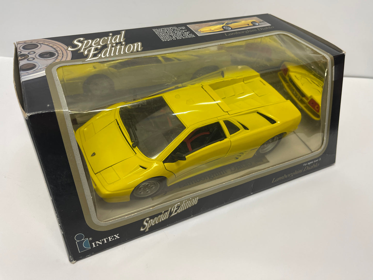 1:18 LAMBORGHINI DIABLO by: Intex