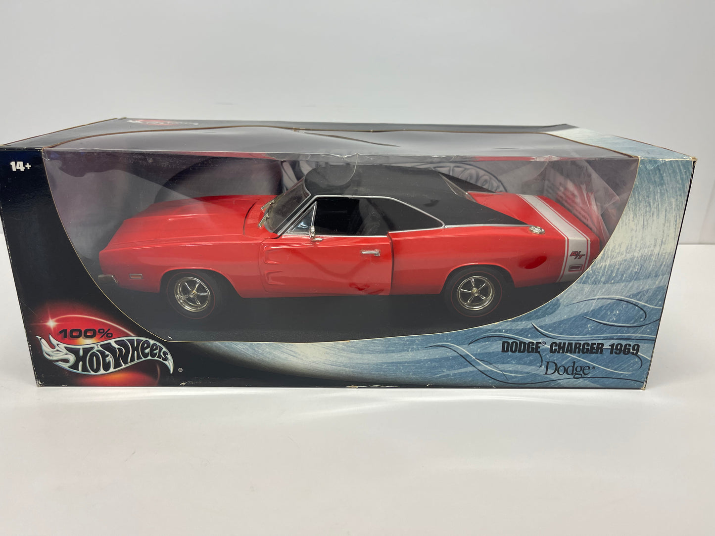 100% HOT WHEELS 1969 DODGE CHARGER R/T RED Scale 1:18 DIECAST