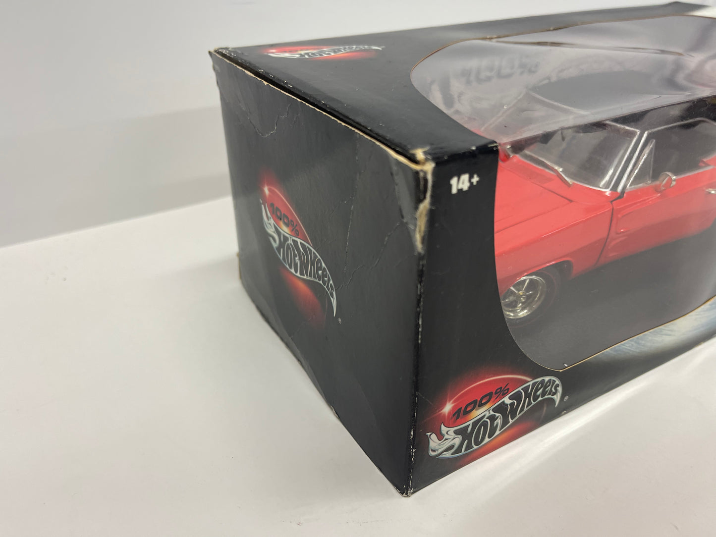 100% HOT WHEELS 1969 DODGE CHARGER R/T RED Scale 1:18 DIECAST