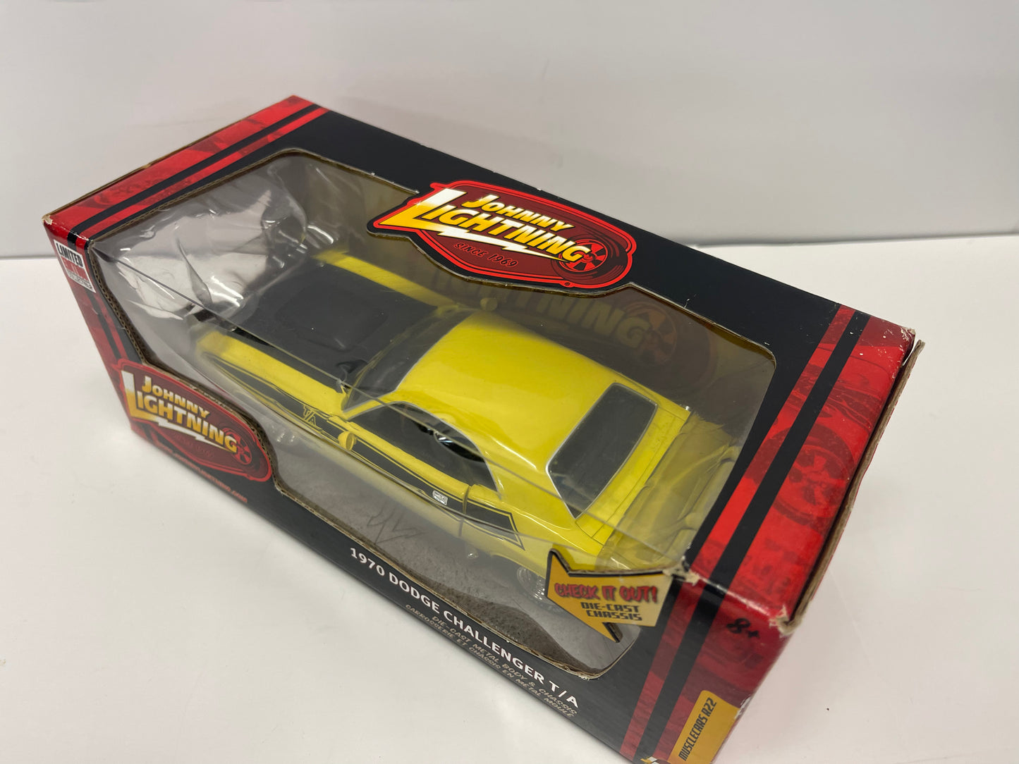 JOHNNY LIGHTNING 1970 DODGE CHALLENGER T/A 340 6 PACK DIE CAST 1:24