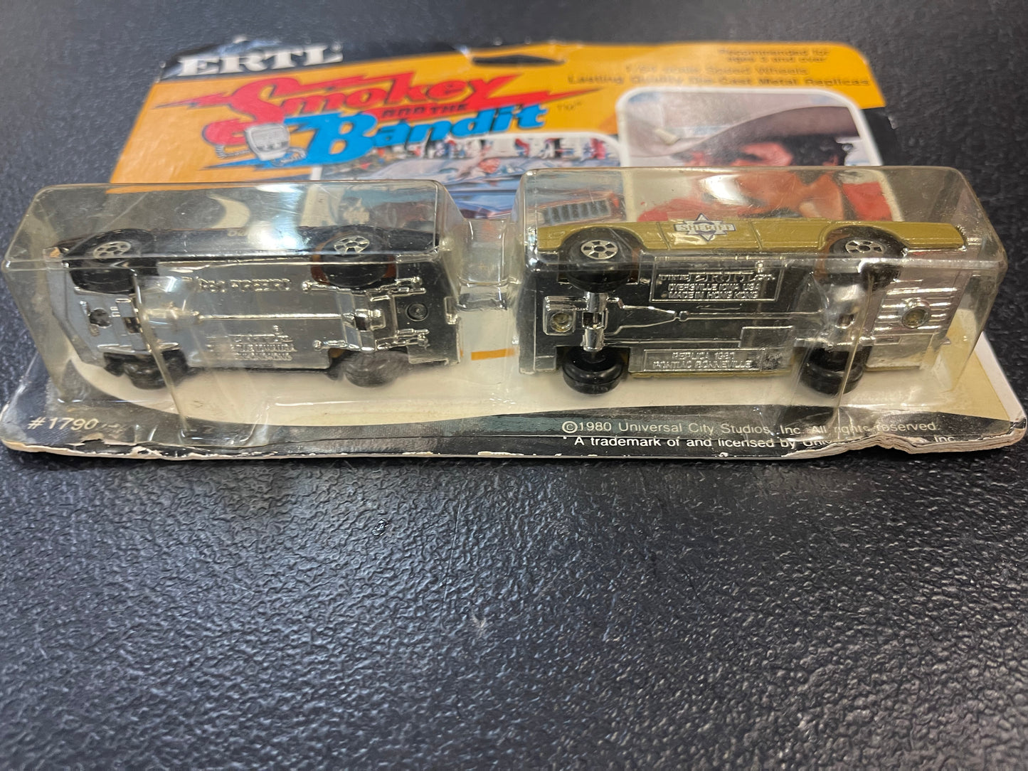 1980 ERTL 1/64 Bandit and Sheriff’s Cruiser Giftset 2 Pack OnCard