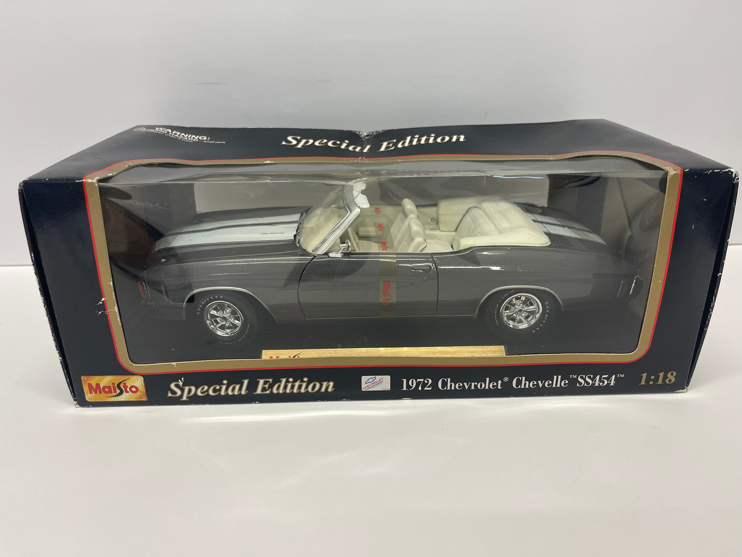 MAISTO 1/18 31892 1972 CHEVROLET CHEVELLE SS454 Silver