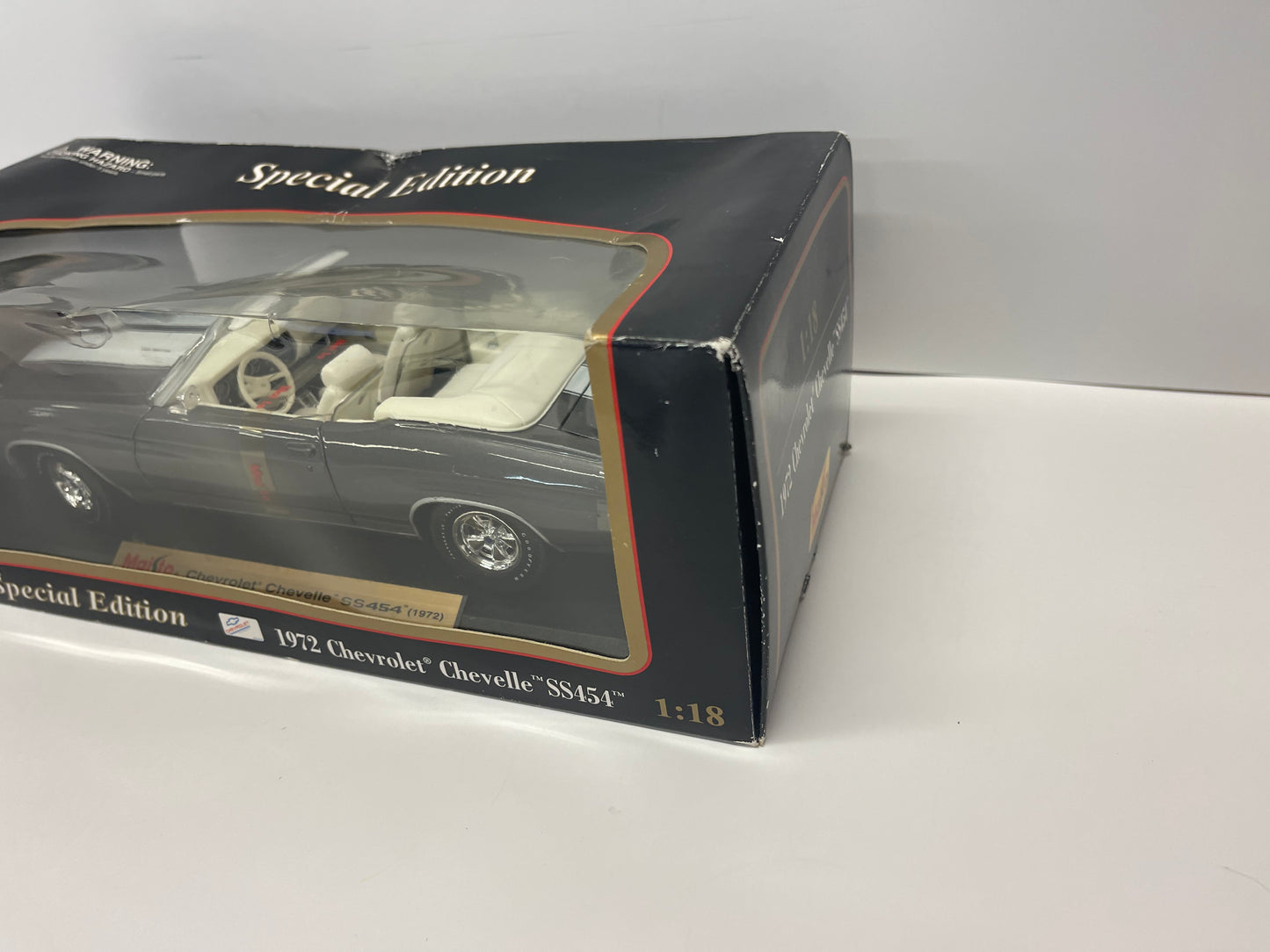 MAISTO 1/18 31892 1972 CHEVROLET CHEVELLE SS454 Silver