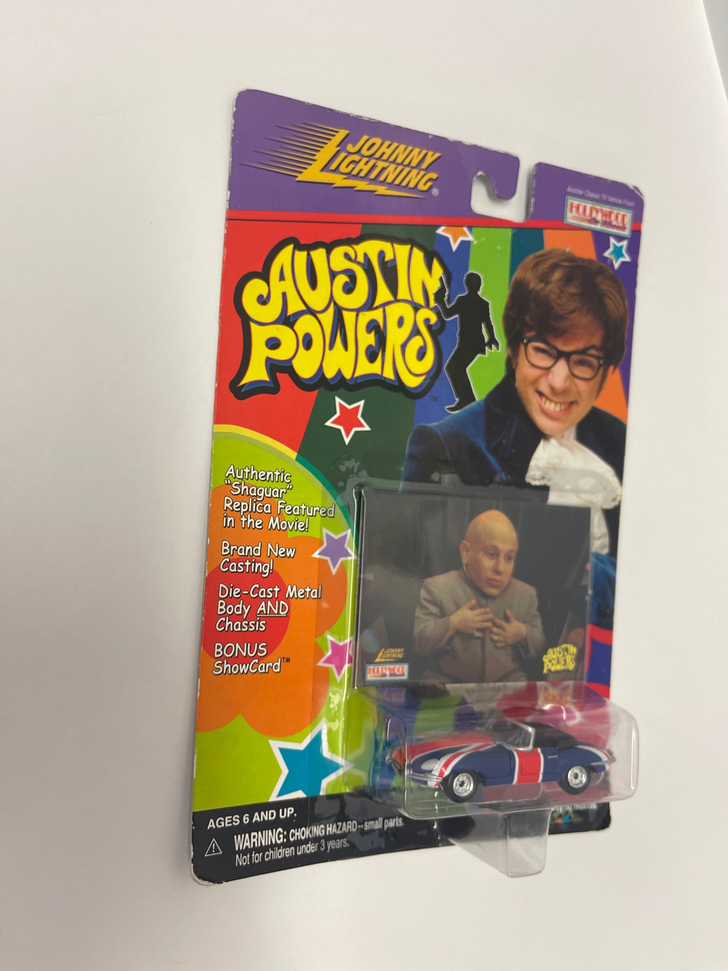 Johnny Lightning Austin Powers' SHAGUAR Jaguar + MINI ME Card