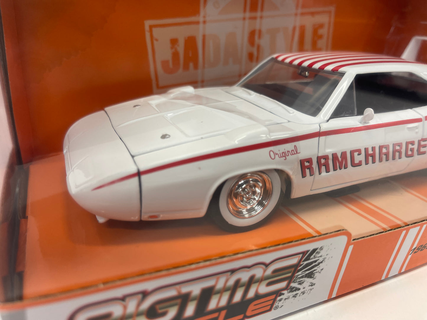 1/24 scale diecast car model of 1969 Dodge Charger Daytona "Bigtime Muscle" Series die cast model car by Jada.