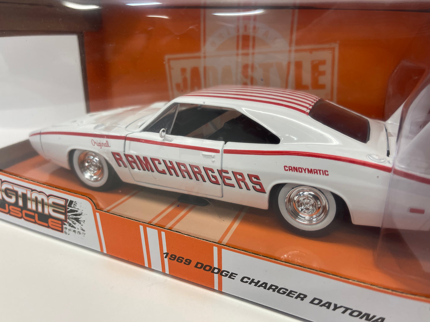 1/24 scale diecast car model of 1969 Dodge Charger Daytona "Bigtime Muscle" Series die cast model car by Jada.