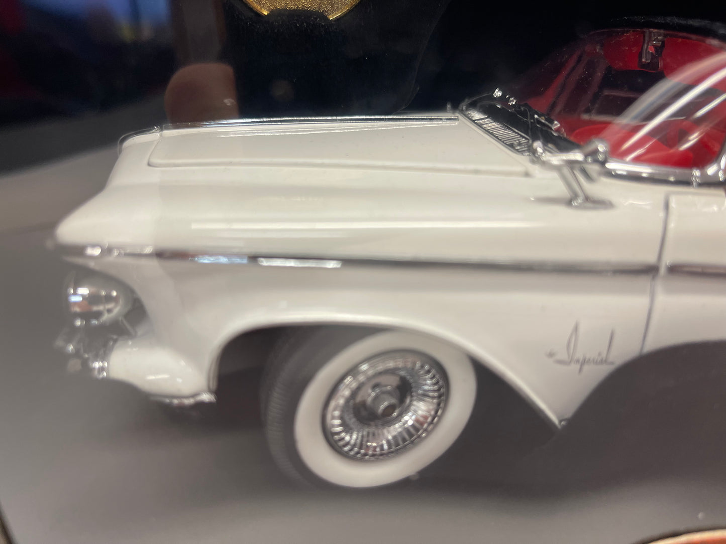 Yat Ming 1/18 1961 IMPERIAL CROWN CONVERTIBLE white w/24k Coin Die Cast model