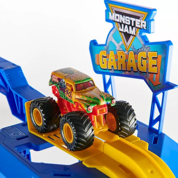 Monster Jam Garage Playset