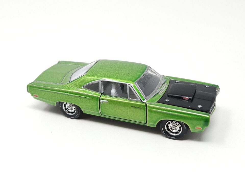 2009 M2 1969 Plymouth Road Runner Hemi 1:64 Diecast Green R101 23-39