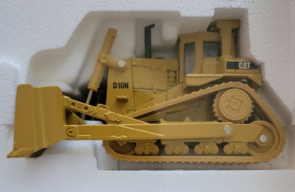 Norscot Caterpillar D10N Track-Type Tractor -Yellow-1:50 Diecast 55701